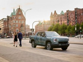 不妨想一想,东西方哲学的共鸣:肖恩·斯库利的“崇高与虚空”在川音美术馆展出